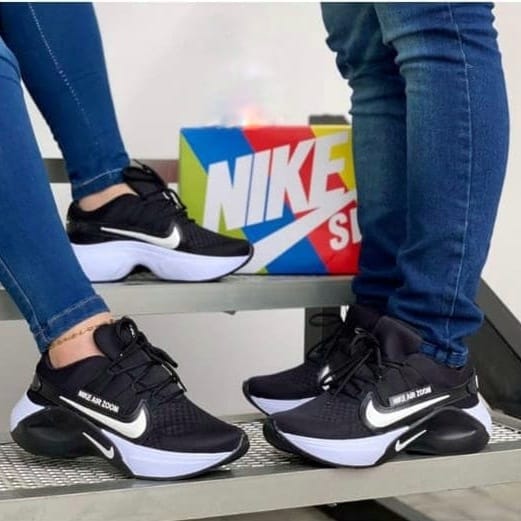Nike Air Zoom 2024 - La segunda unidad está a mitad de precio.