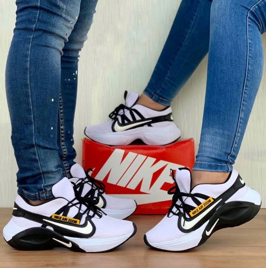 Nike Air Zoom 2024 - La segunda unidad está a mitad de precio.
